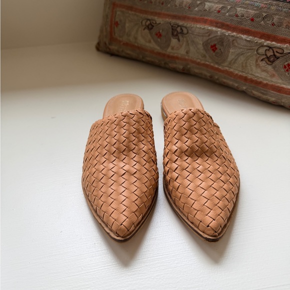 Mi.iM woven pointed toe mules - 6.5 - Picture 2 of 9